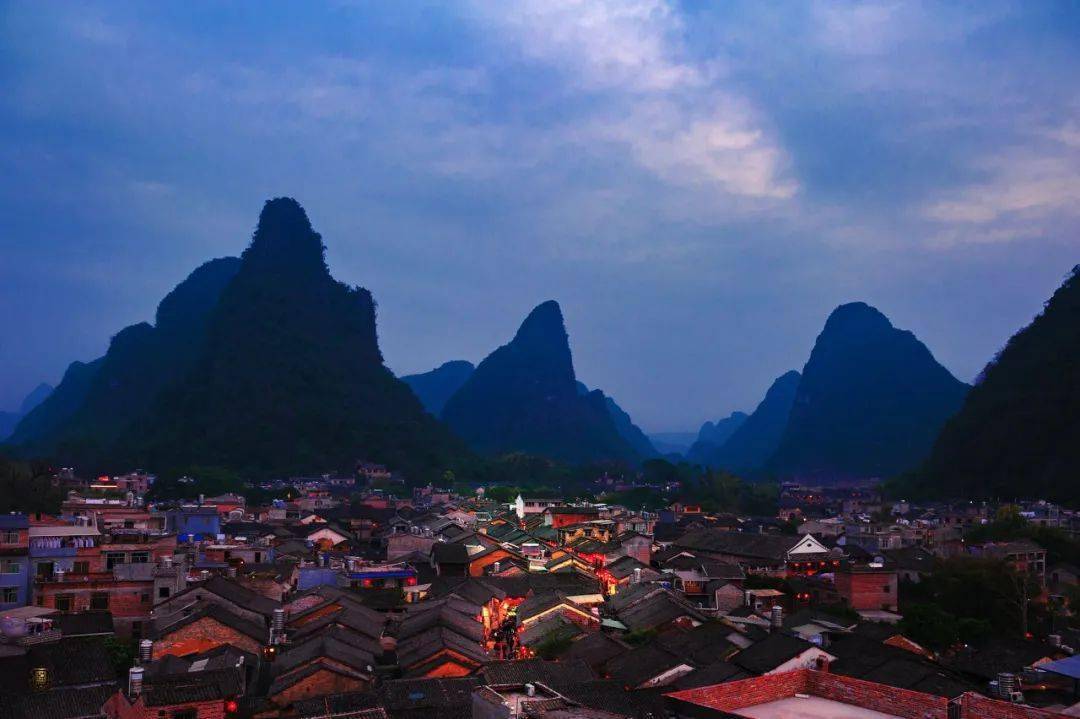 广西阳光下的欢乐时光